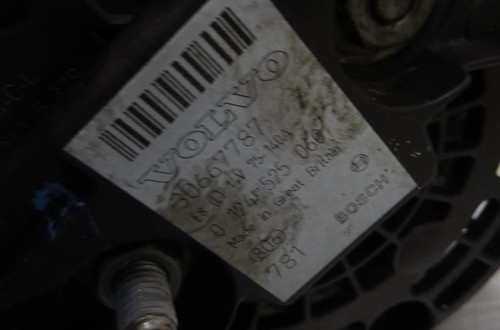 VOLVO S60 LIFT 2.4B ALTERNATOR 30667787