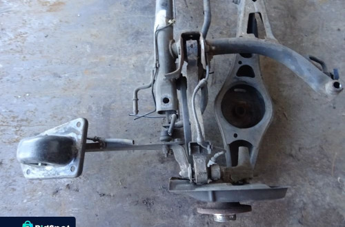 VW TOURAN I 03-05 1.9TDI LA7W BELKA ZAWIESZENIA TYLNA TYŁ