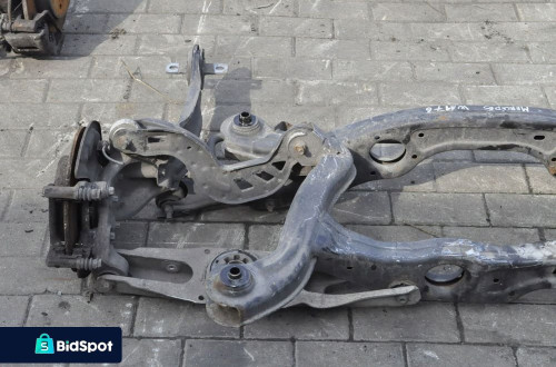 MERCEDES W176 ZAWIESZENIE BELKA TYŁ