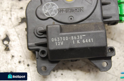 SILNICZEK NAGRZEWNICY 063700-8630 SUBARU LEGACY IV LIFT