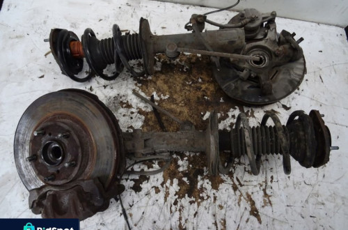 AMORTYZATOR PRAWY PRZÓD TOYOTA COROLLA VERSO 2.2