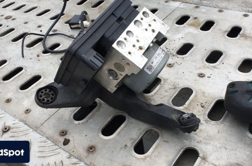 bmw x2 f39 2.0d pompa sterownik abs 6895503 6895504