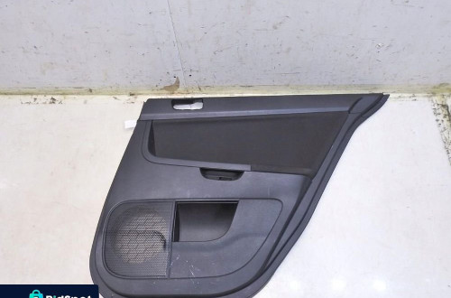 TAPICERKA DRZWI PRAWY TYŁ MITSUBISHI LANCER VIII 7222A258XA