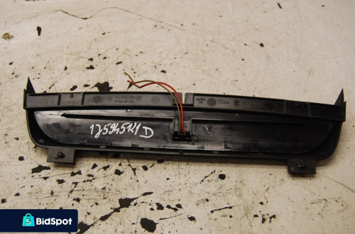 TRZECIE ŚWIATŁO STOP 1J5945121C VW BORA SEDAN PASSAT B5 SKODA 1J5945121D