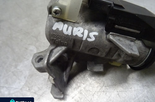 TOYOTA AURIS 06-09 1.4 D4D STACYJKA KLUCZYK WKŁADKA