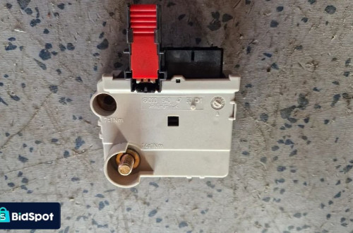 MERCEDES W220 SBEZPIECZNIK AKUMULATORA A2203000104