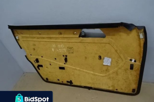 BOCZEK BOCZKI DRZWI MERCEDES W124 SEDAN NR137