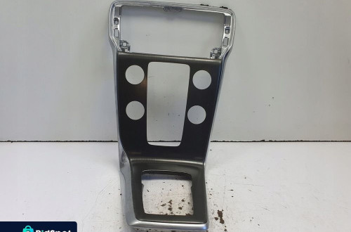 Volvo V40 II TUNEL ŚRODKOWY Ramka radia DEKOR Wodospad 8632794