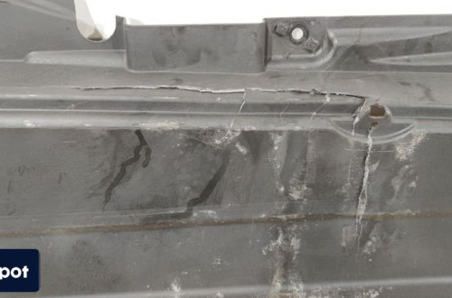 OSŁONA PODWOZIA LEWA DUŻA AUDI Q5 8R 8R0825207C USZKODZONA