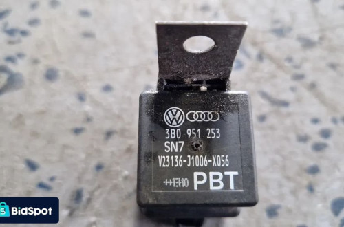 SEAT SKODA VOLKSWAGEN PRZEKAŹNIK PODGRZEWANIA SZYBY 3B0951253