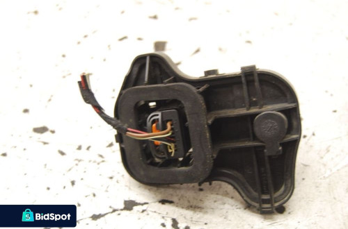 WKŁAD LAMPY LEWY TYŁ TYLNY VW GOLF V 3D 1K6945257
