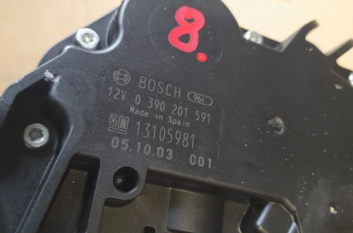 SILNICZEK WYCIERACZKI TYŁ OPEL ASTRA H 3 KOMBI 0390201591