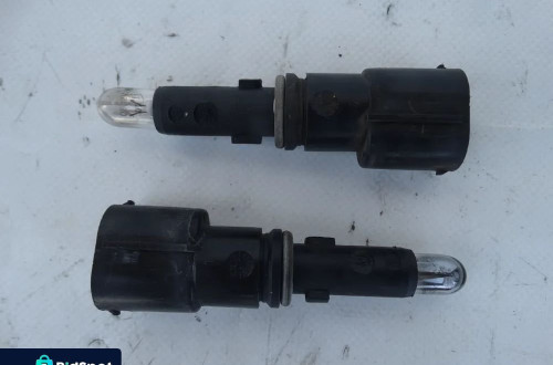 OPRAWKA + KOSTKA ŻARÓWKI POSTOJOWEJ POSTOJÓWKI BMW Z3 E36 E39 F-VAT