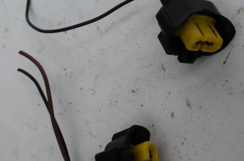 WTYCZKA KOSTKA HALOGENU NISSAN QASHQAI J11