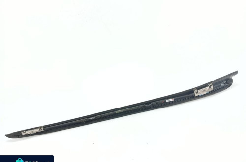 LISTWA SZYBY CZOŁOWEJ LEWA HONDA ACCORD VIII NH782M