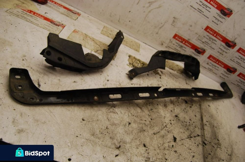 ŚLIZG ZDERZAKA MOCOWANIE LEWY PRAWY ŚRODKOWY VW GOLF IV 1J0807861 1J0807394 1J0807393