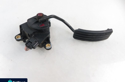 POTENCJOMETR GAZU RENAULT MEGANE II 1.6 16V 8200153268