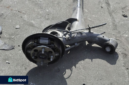 TOYOTA YARIS II hb ZAWIESZENIE BELKA TYŁ