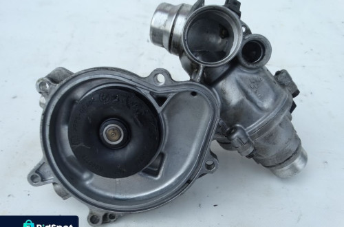 POMPA WODY TERMOSTAT OBUDOWA 4.4 4.8 V8 N62 BMW E60 E61 E63 E64 F-VAT
