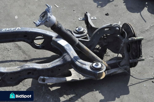 MERCEDES W117 COUPE ZAWIESZENIE BELKA TYŁ