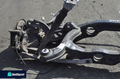 MERCEDES W117 COUPE ZAWIESZENIE BELKA TYŁ