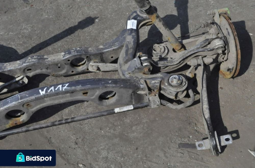 MERCEDES W117 COUPE ZAWIESZENIE BELKA TYŁ