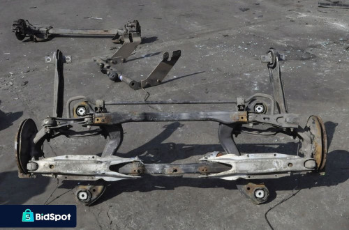 MERCEDES W117 COUPE ZAWIESZENIE BELKA TYŁ