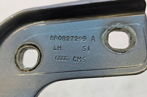 ZAWIAS TYLNEJ KLAPY LEWY AUDI Q5 8R0827299A