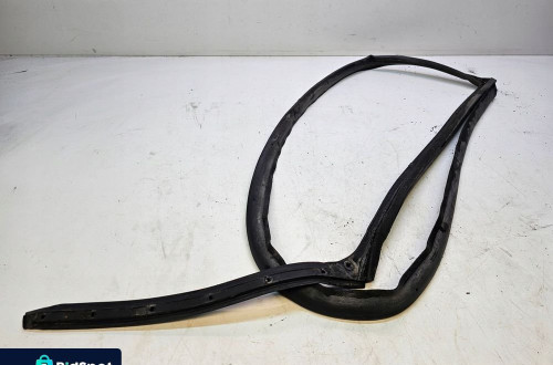 USZCZELKA PROGOWA LEWA AUDI Q5 8R