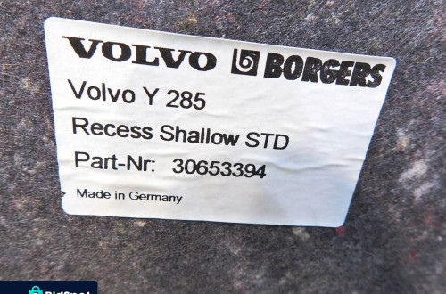 WYKŁADZINA BAGAŻNIKA VOLVO V70 III 30653394
