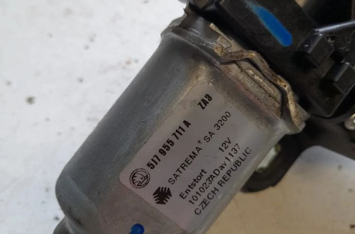 Skoda fabia silniczek wycieraczki tyl tylni 5j7.955.711A