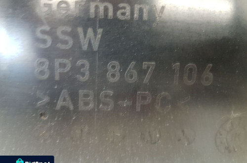 BOCZEK DRZWI PRAWY PRZEDNI 3D AUDI A3 8P 8P0