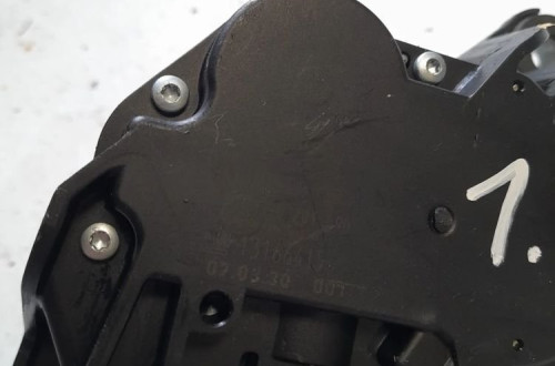 SILNICZEK WYCIERACZKI TYŁ OPEL VECTRA C KOMBI nr 13166415 / 0390201590
