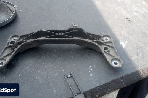bmw e90 e91 e87 lapa wspornik podpora skrzyni biegow 6760302