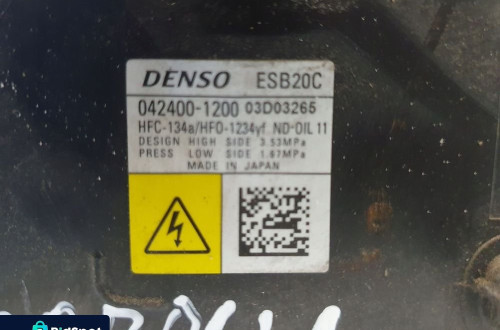 Toyota Corolla E21 SPRĘŻARKA KLIMATYZACJI kompresor 042400-1200