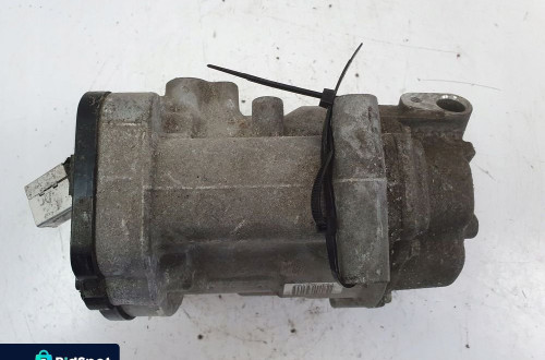 Toyota Prius IV 1.8 SPRĘŻARKA KLIMATYZACJI pompa 042400-0371