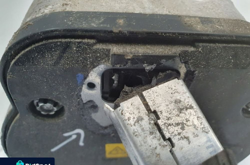 Toyota Prius IV 1.8 SPRĘŻARKA KLIMATYZACJI pompa 042400-0371