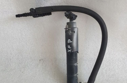 Spryskiwacz lampy Xenon Prawy Jaguar XF