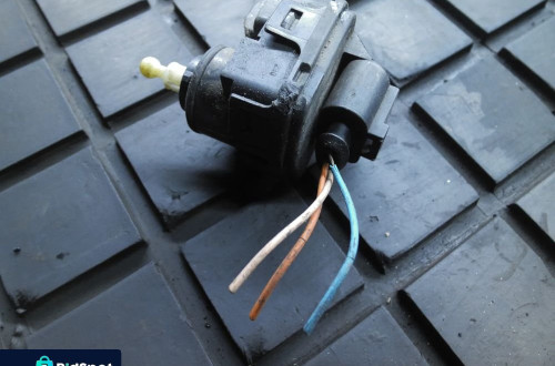 CZUJNIK POZIOMOWANIA LAMP AUDI A6 C5 4B0941295 + WTYCZKA INSTALACJA