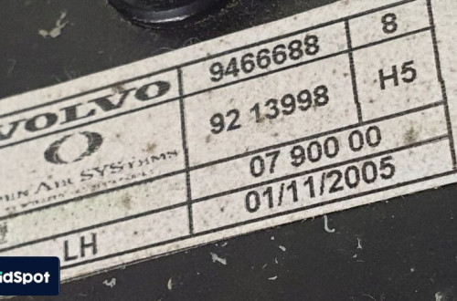 ZAMEK RYGIEL DACHU LEWY VOLVO C70 II 9466688