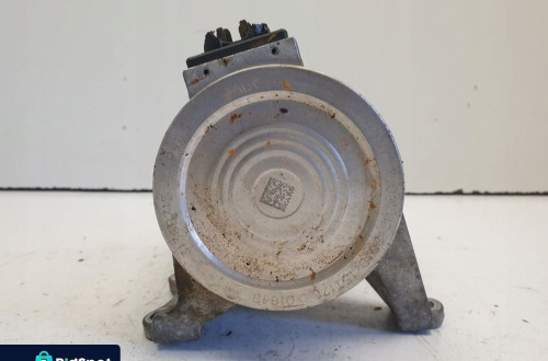 Volvo S60 II 2.0 T TURBO POMPA WODY 31368715 oryginał