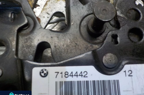 BMW 5 F10 2.0D AKTYWNY ZAMEK MASKI PRAWY 7184442