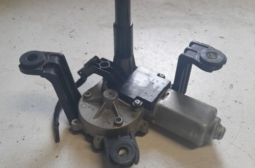SILNICZEK WYCIERACZKI TYLNEJ OPEL ASTRA J nr 13256917
