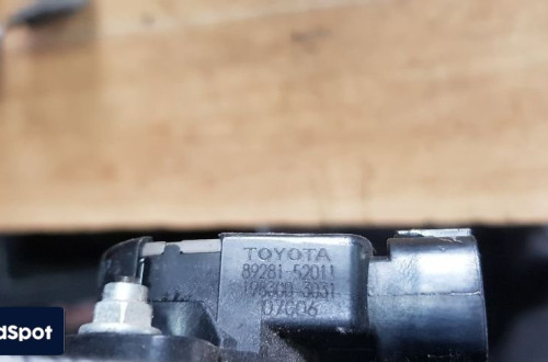 TOYOTA AVENSIS T25 2.0D POTENCJOMETR GAZU 89281-52011