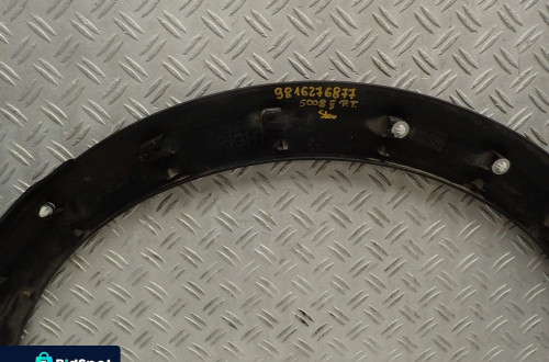 PRAWA LISTWA BŁOTNIKA SIERP TYŁ PEUGEOT 5008 II 9816276877