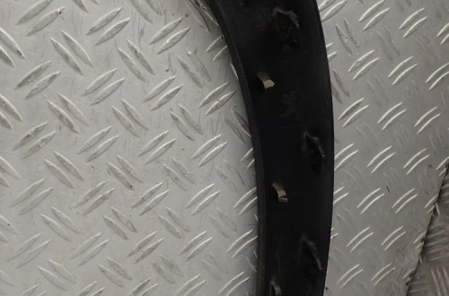 PRAWA LISTWA BŁOTNIKA SIERP TYŁ PEUGEOT 5008 II 9816276877