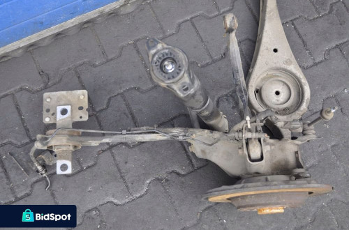 VOLVO V70 III 2.0 D3 ZWROTNICA LEWA TYLNA