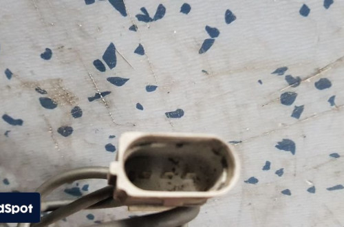 AUDI A4 PASSAT B5 1.6 CZUJNIK POŁOŻENIA WAŁU 0261210148