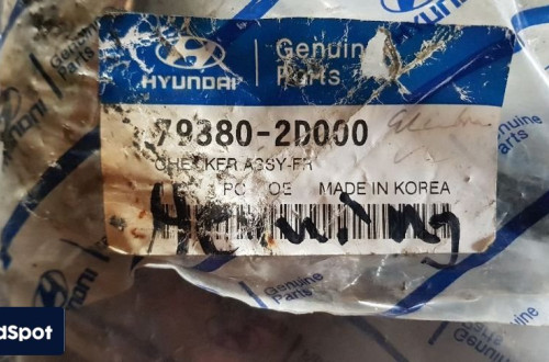 HYUNDAI ELANTRA 01-05 OGRANICZNIK DRZWI PRAWY PRZÓD 79380-2D000