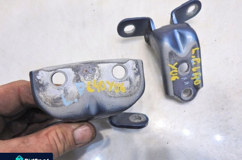 ZAWIASY DRZWI LEWY PRZÓD YU6 HYUNDAI i40